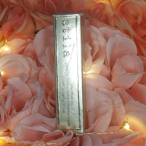 Stila Liquid Eyeshadow (Fuchsia Fiction) - Picture 3 of 4